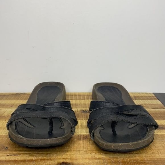 TEVA Leather Strappy Thong Sandals: Size 9 - Picture 3 of 7